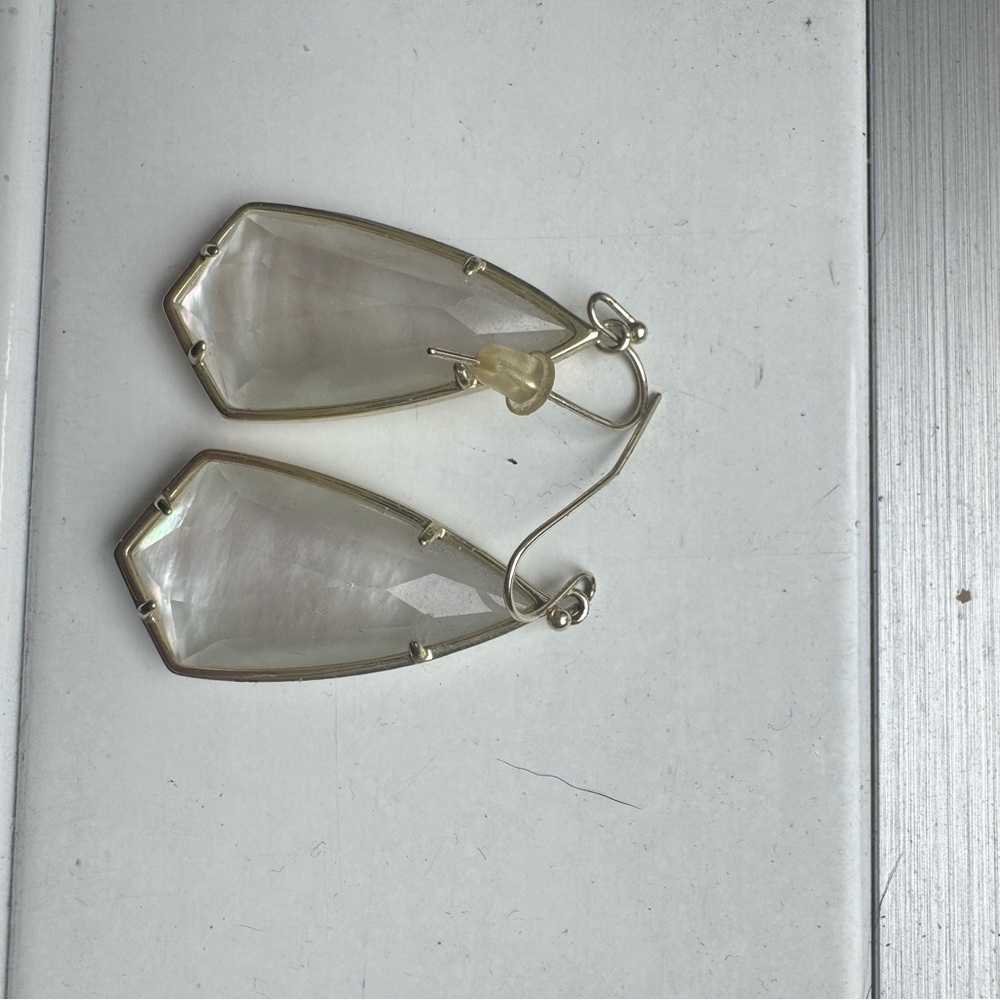 Kendra Scott Elegant Silver and Cream Dangle Earrings